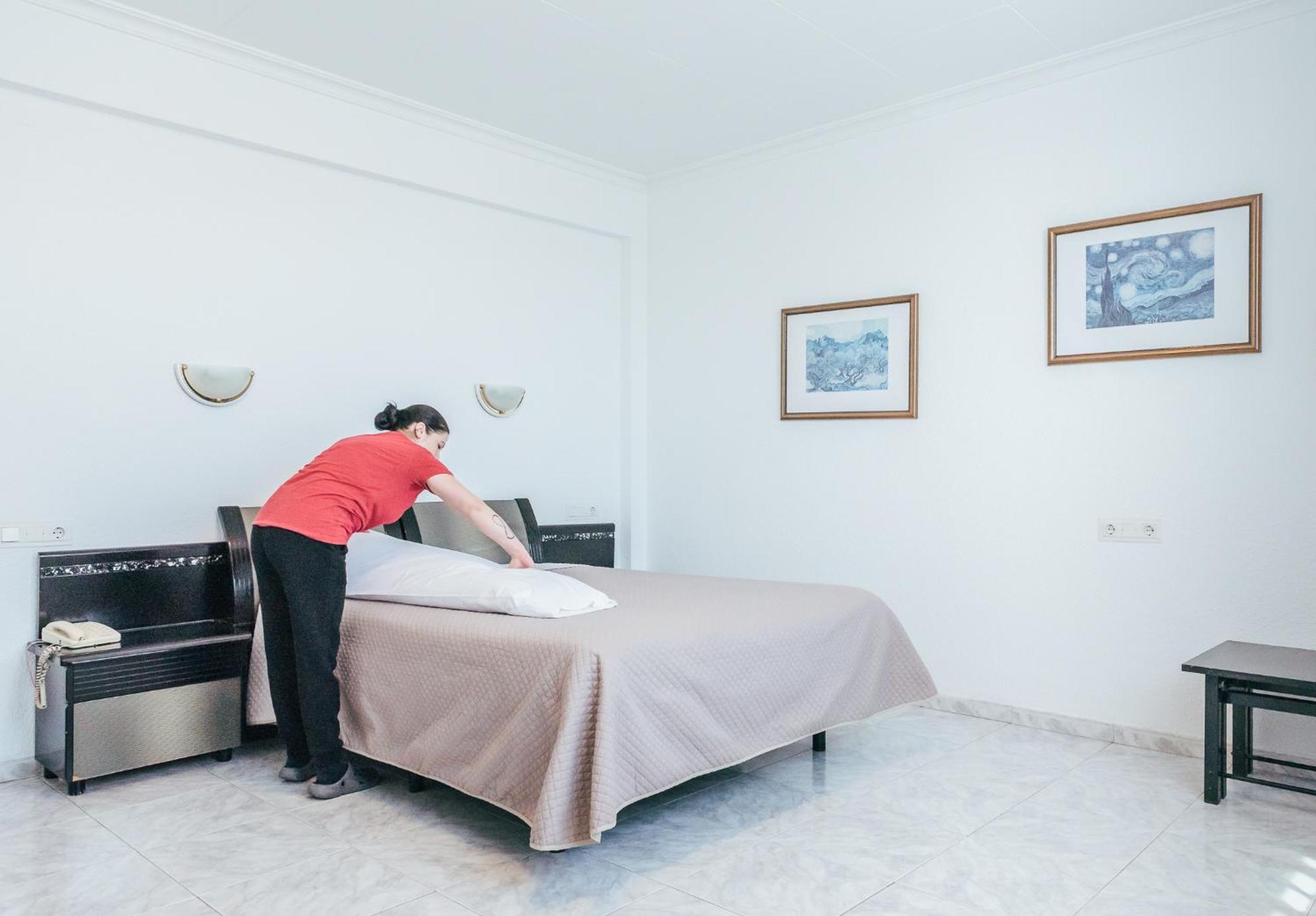 Hotel Duc De Vendome Vinaros Bagian luar foto